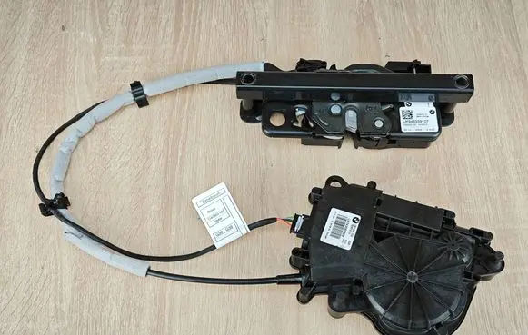 Tailgate/trunk/boot lock/catch/latch