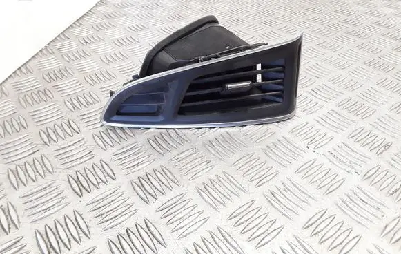 Ford Focus Dashboard side air vent grill/cover trim BM51018B09