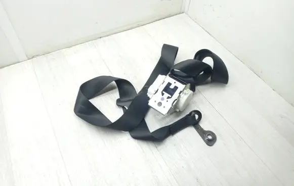Mercedes-Benz C W204 Middle seatbelt (rear) 33053533A