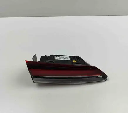 Tailgate rear/tail lights