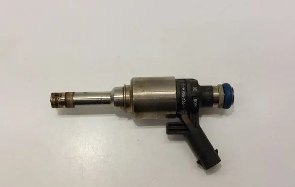 Audi A3 S3 8P Fuel injector 06H906036H