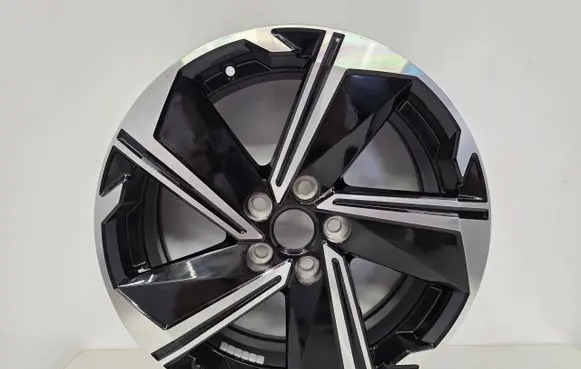 Mitsubishi Eclipse Cross R18 carbon fiber rim