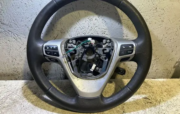 Toyota Verso Steering wheel