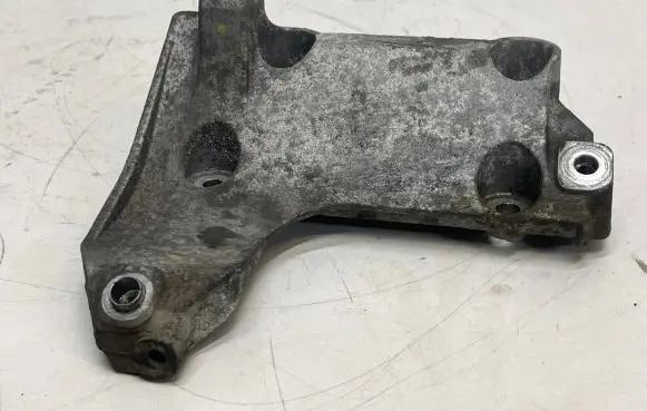 BMW 3 E90 E91 A/C compressor mount bracket 7505980 AC46000 24168110