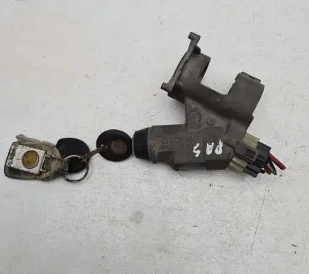 Volkswagen PASSAT B3 Ignition lock 357905851