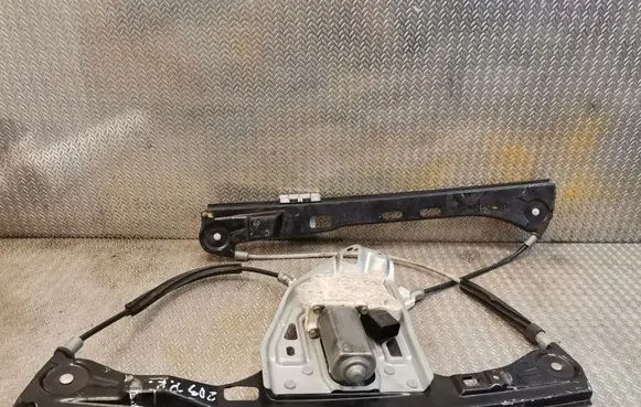 Mercedes-Benz C W203 Front door electric window regulator 2037202346
