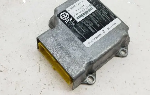 Volkswagen PASSAT B7 Engine control unit/module 5N0959655AA 221098118 27H19S2518
