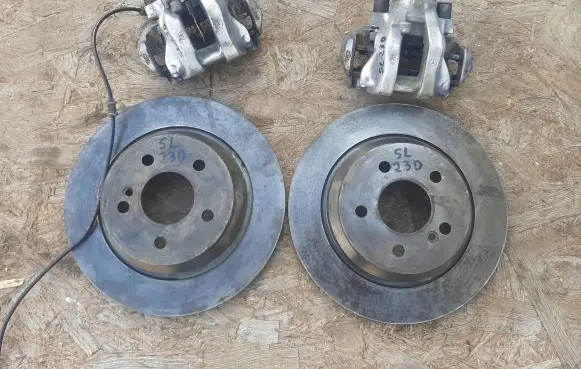 Mercedes-Benz SL R230 Rear brake caliper A2214230712