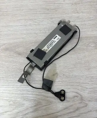 Cadillac SRX Aerial antenna amplifier 28010921 28010926 25757632