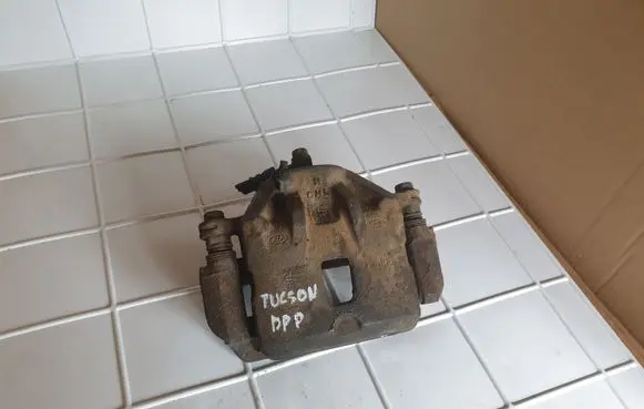 Front brake caliper