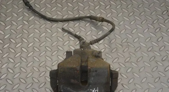 Volkswagen Beetle A5 Front brake caliper