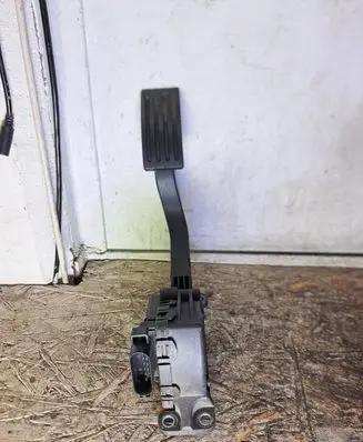Volvo S40 Accelerator throttle pedal 4M519F836CK 6PV00864131