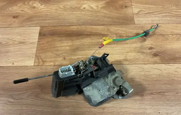BMW 5 E39 Rear door lock 