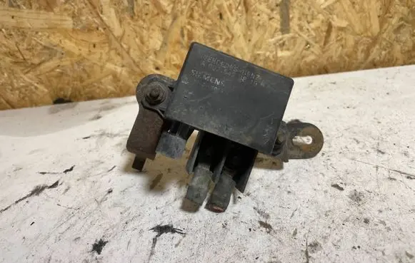 Mercedes-Benz E W211 Charging relay A0025423819