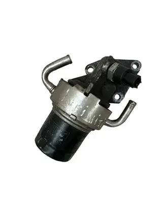 Oil filter mounting bracket