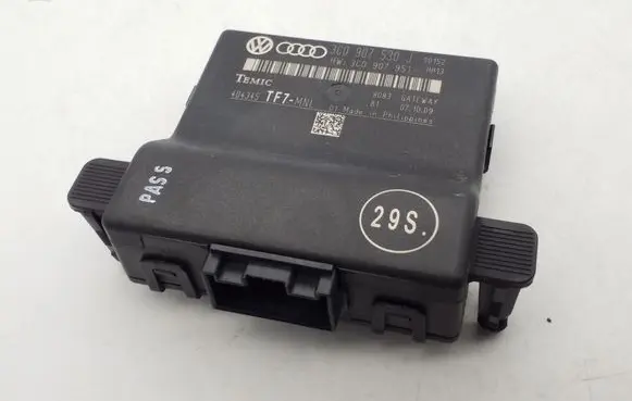Volkswagen PASSAT CC Gateway control module 3C0907530J 3C0907951