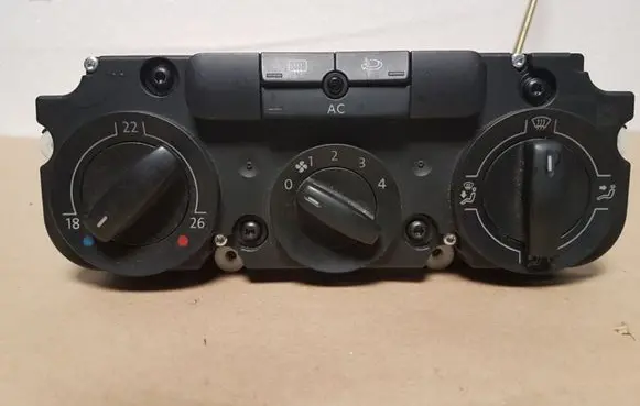 Volkswagen PASSAT B6 Climate control unit 1CF747309