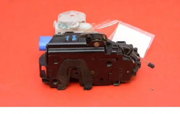 Skoda Fabia Mk1 (6Y) Front door lock 3B1837015AM