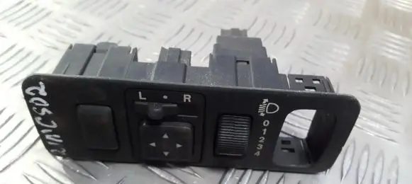 Wing mirror switch