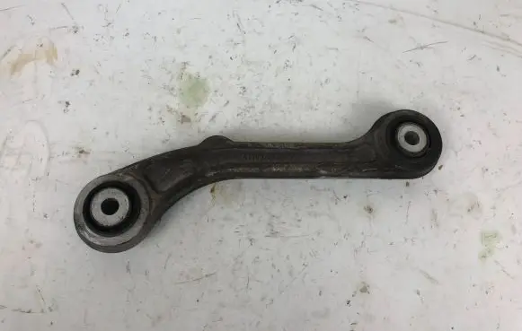 Maserati Ghibli Rear upper control arm/wishbone 670007252