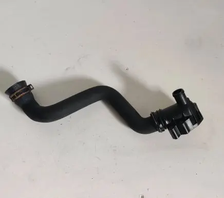 Mercedes-Benz R W251 Engine coolant pipe/hose A6422001156