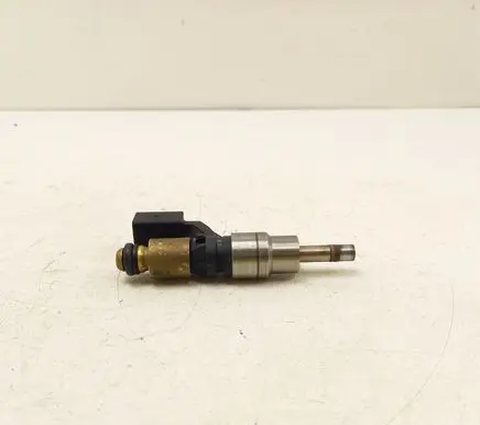 Volkswagen Golf V Fuel injector 03C906036A