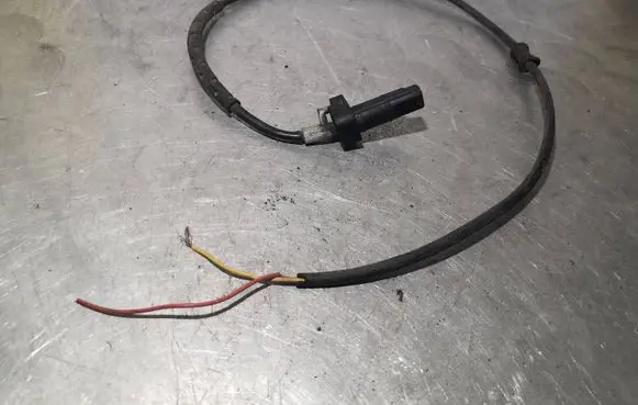 BMW 7 E38 ABS wheel speed sensor 1182077 103519101