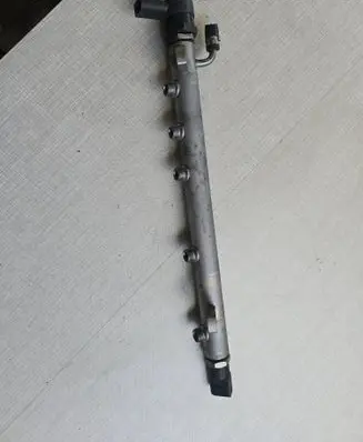Mercedes-Benz B W245 Fuel main line pipe A6400701295 10260667