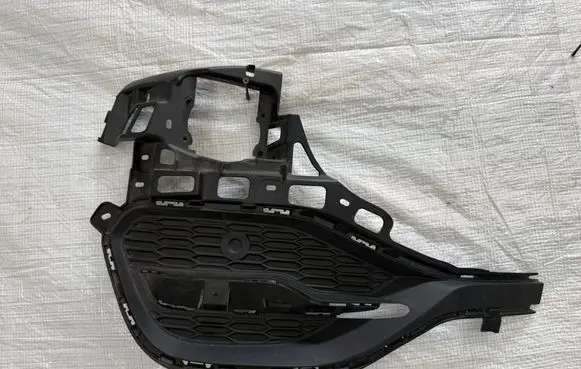 Opel Grandland X Front fog light trim/grill YP00028777
