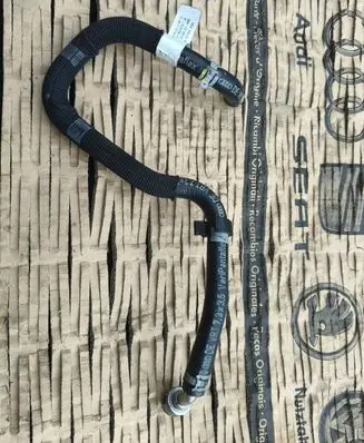 Audi A4 S4 B9 8W Fuel return line/hose 06M133986AC L30255KA22