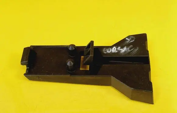 Opel Corsa C Rear bumper mounting bracket 09185457