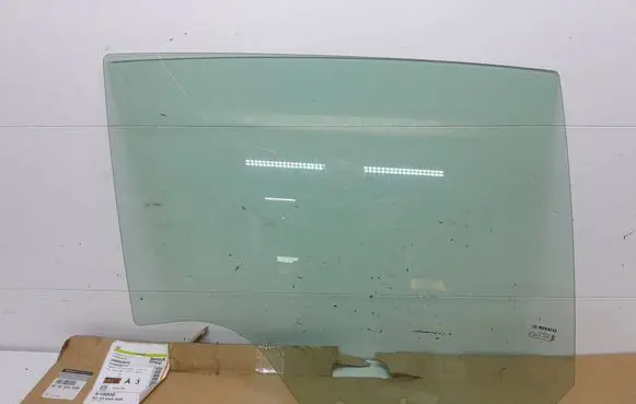 Renault Clio IV Rear door window glass 823004494R