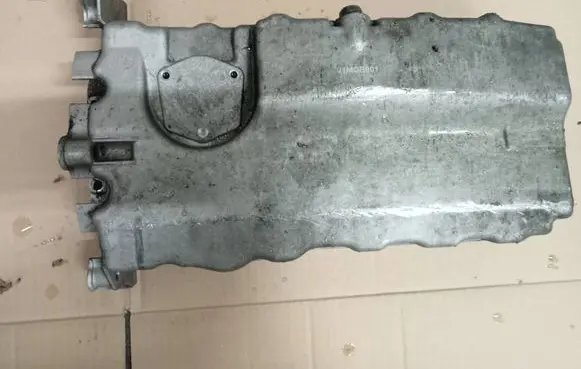 Volkswagen Golf V Oil sump 0000