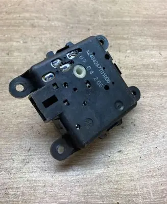 Nissan Qashqai Air flap motor/actuator A24842A7701000 070420E