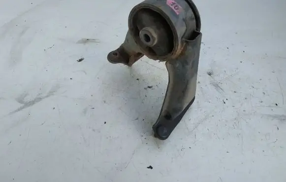 Engine mount bracket