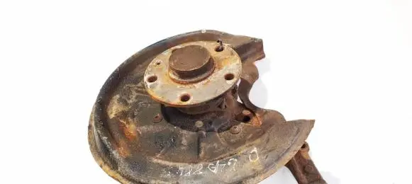 Volkswagen Golf VI Rear wheel hub