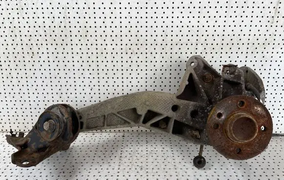 Mini One - Cooper R57 Rear wheel hub spindle/knuckle 6765378 12201210