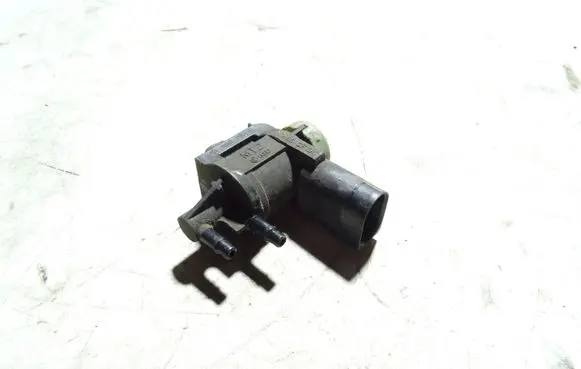 Audi A4 S4 B7 8E 8H Turbo solenoid valve 1J0906283C