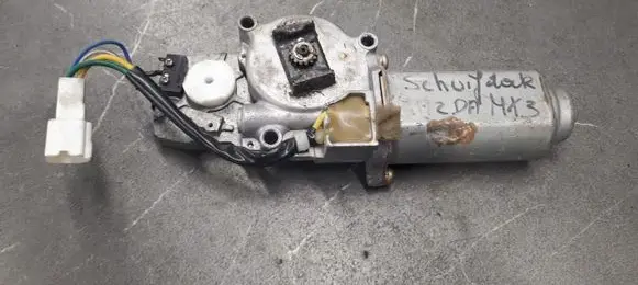 Mazda MX-3 Sunroof motor/actuator 833100-0900