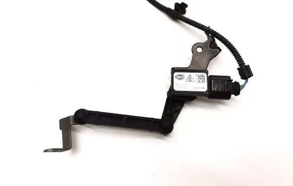 Porsche Taycan 9J1 Air suspension front height level sensor 9J1616214