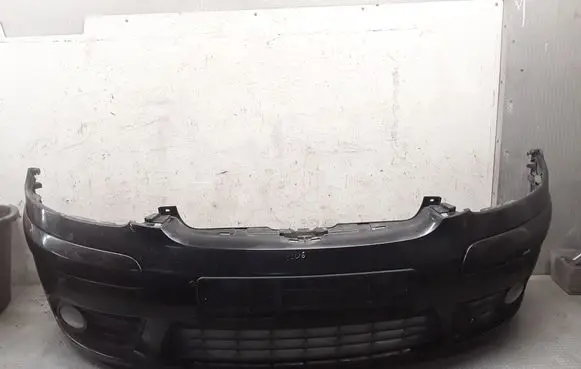Volkswagen Golf Plus Front bumper 