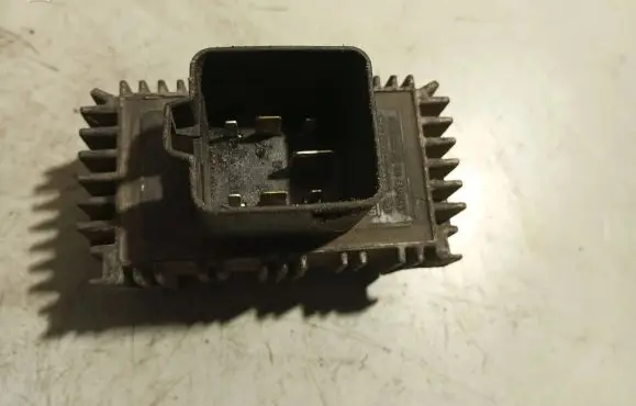 Opel Signum Glow plug pre-heat relay 55354141