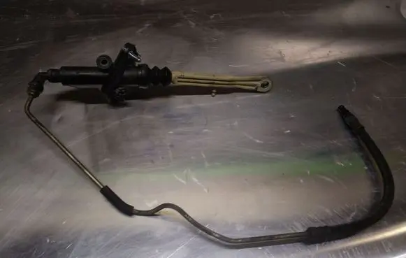 Volvo S60 Clutch slave cylinder 