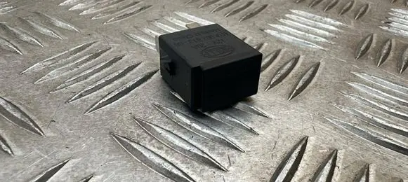 Mercedes-Benz E C207 W207 Other relay A0025428319