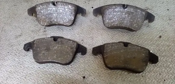 Citroen C5 Brake pads (front) 