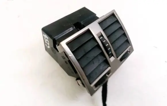 Skoda Superb B5 (3U) Dash center air vent grill 3U0819203A