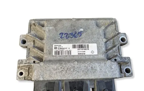 Renault Clio III Engine control unit/module S180042157A 237101907R 237101206R