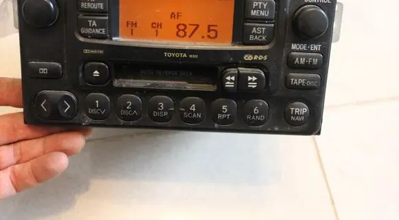Toyota RAV 4 (XA20) Radio/CD/DVD/GPS head unit 8612042050 18302
