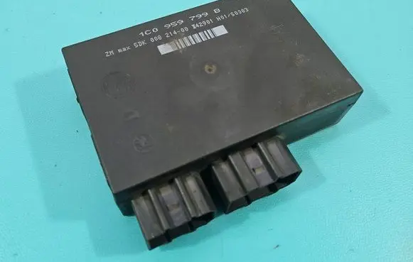 Skoda Octavia Mk1 (1U) Central body control module 1C0959799B IMPRK1478279