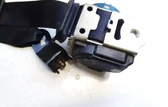 Middle seatbelt (rear)